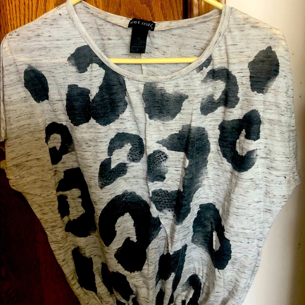 Leopard short sleeve top size small